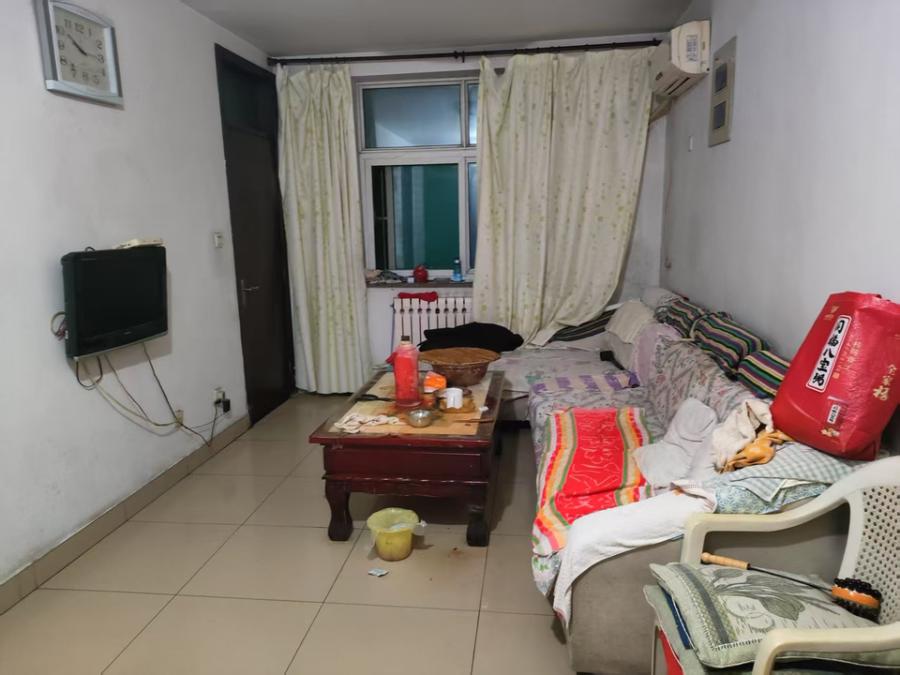 山东省济南市平阴县黄河路南段青年大厦南十单元六层北户（附地下室一间5.01平方）（不动产权证号：20210008277）