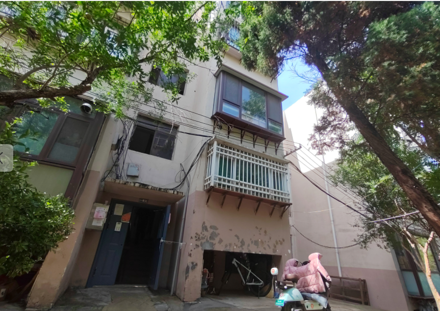 济南市历下区千佛山西路22号山东省燃料集团宿舍5号楼1-402室