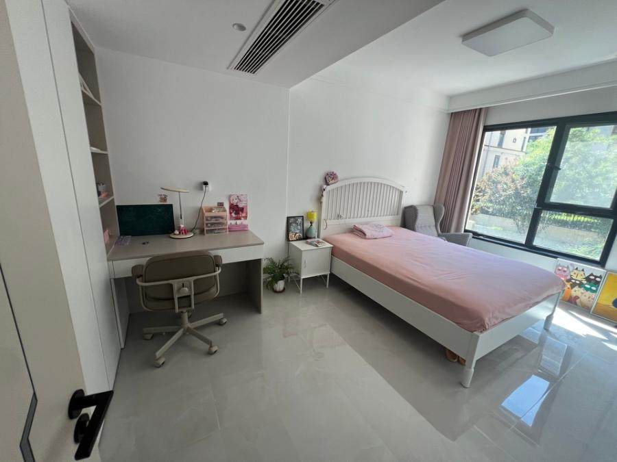 济南市历城区科新路1899号金茂墅8号楼1-102房产（不动产权证书号：济南20250214536）