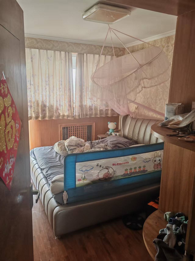 济南市天桥区西工商河路17号中环花园4号楼3-402室房产及地下室