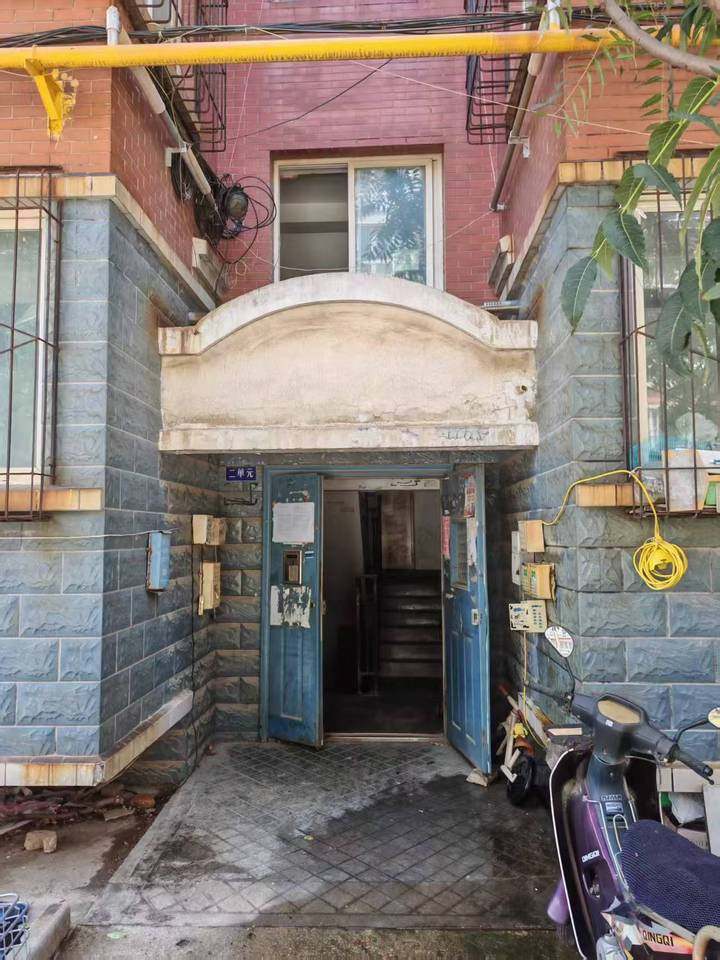 山东省济南市天桥区济齐路14-8号天长嘉园7号楼2-301附带地下室2-112