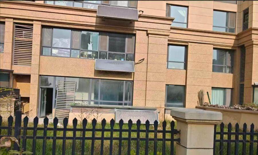 莱芜区凤城东大街伯箫路166号天晟·上府玺园4幢东2单元101