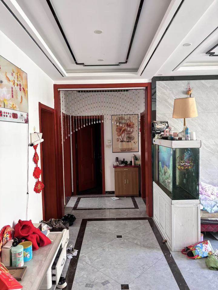 平阴县环秀小区11号楼东一单元四层西户（附地下室一间）（不动产权证号：平阴20190000813）。