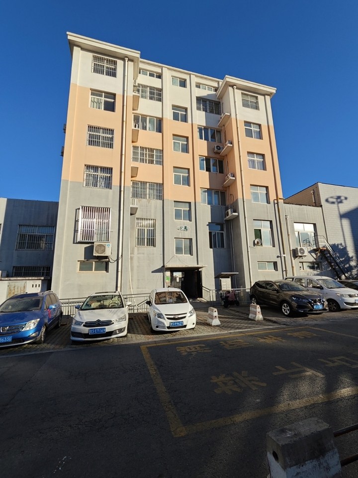 济南市莱芜高新区汶河大街16号东海花园2幢东3单元301室房地产