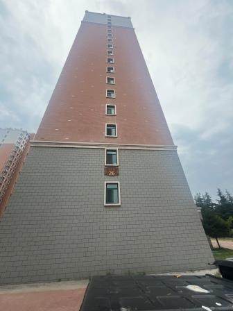 济南市莱芜高新区汶河大街17号鲁能方兴苑26幢东2单元1102房产及26幢-C1036储藏室