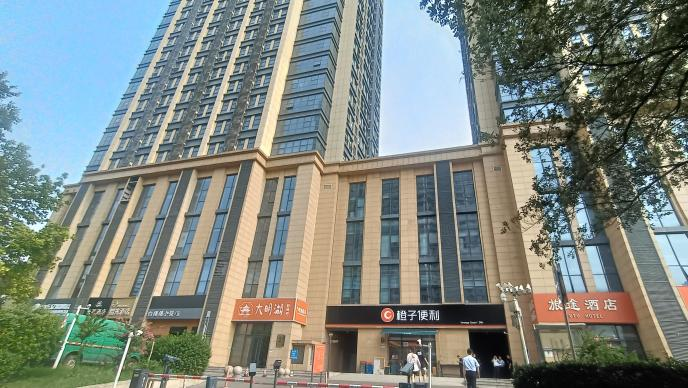 济南市天桥区明湖西路1736号馆驿街西片区地块一（和信大厦）1-105号