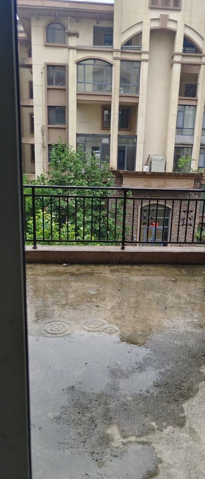 济南市莱芜区龙潭东大街338号隆福星河城小区13号住宅楼2-301房产别墅