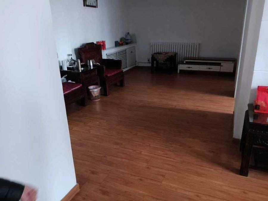 济南市莱芜区鲁中东大街105-1号晨晖花苑A7幢东2单元202室房地产