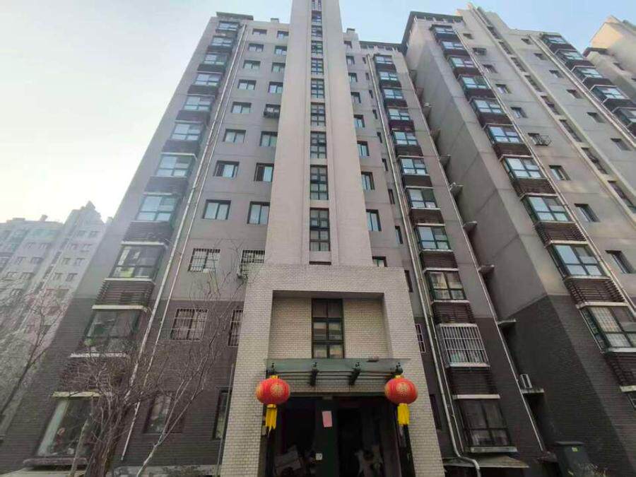 福泰新都城住宅小区18号楼801室及附属房