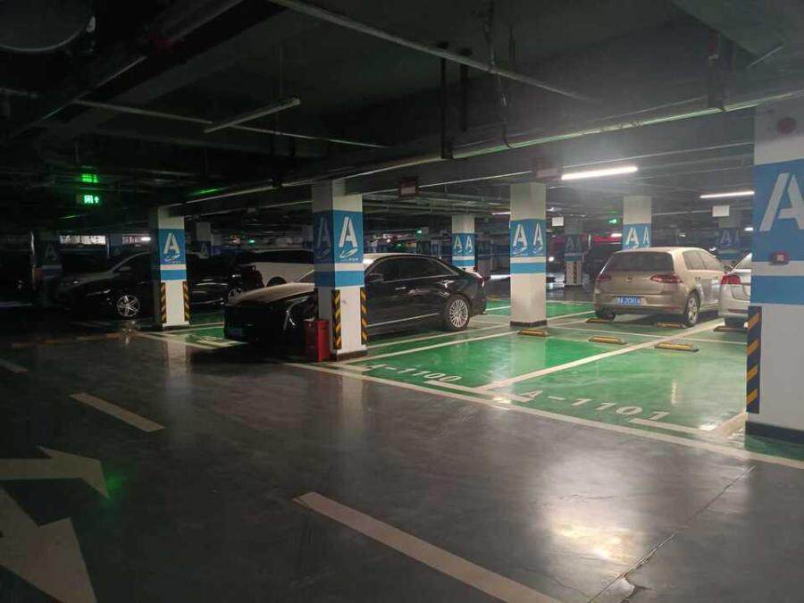 济南市历城区凤凰北路4797号碧桂园凤凰苑（现名称：碧桂园凤凰壹品）二区-1215号车库