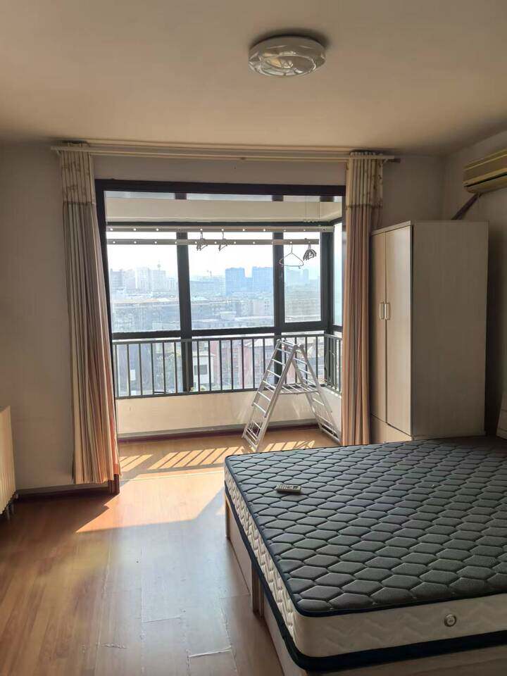 济南市历下区明湖东路9号保利 芙蓉3号楼4-1102号房产及2号楼地下车库2- -111号