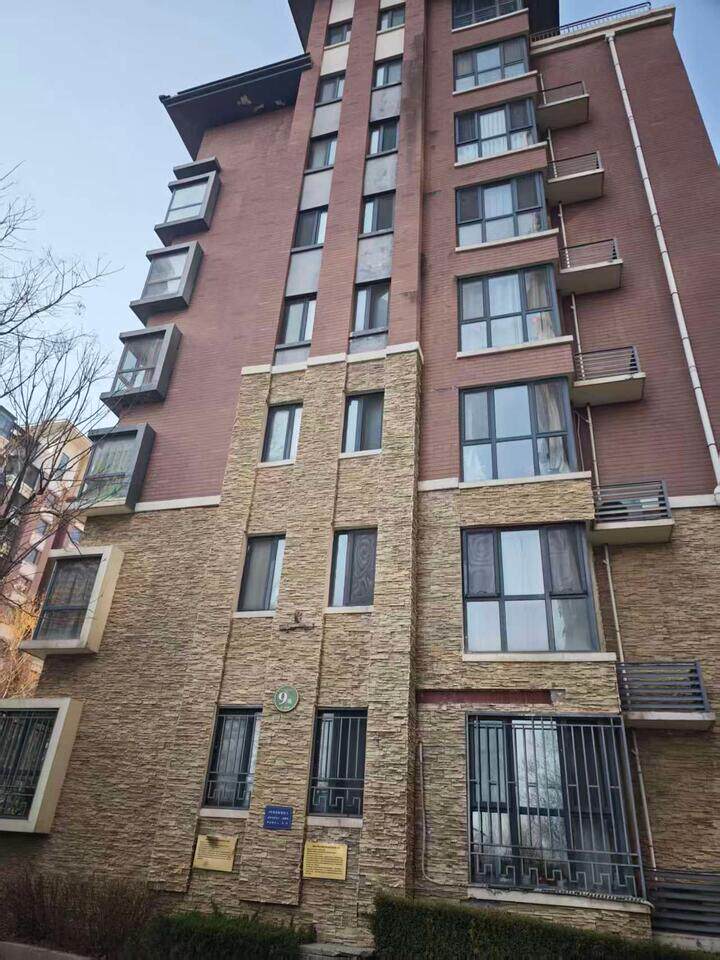 济南市高新区旅游路15099号中铁逸都国际城四区9号楼2--101