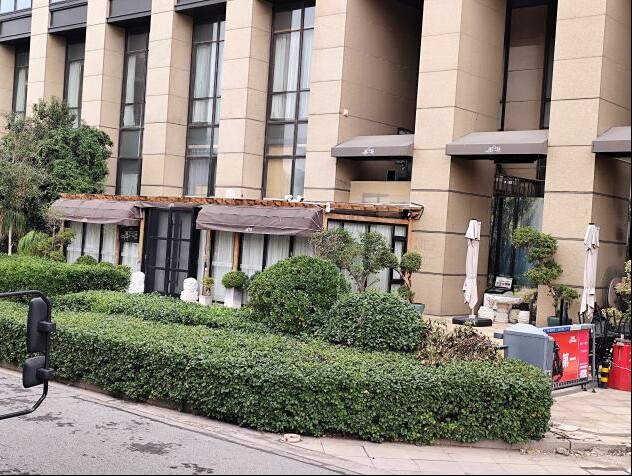 济南市历下区龙奥北路8号1-3号楼（喜来登酒店、玉兰公寓、玉兰广场A座）及地下车库1-104房产