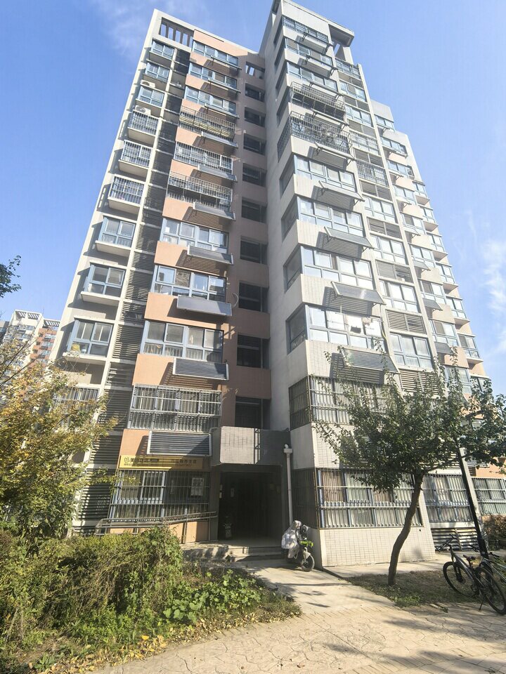 济南市章丘区经十东路路北重汽·翡翠东郡13号楼1102住宅及04储藏室