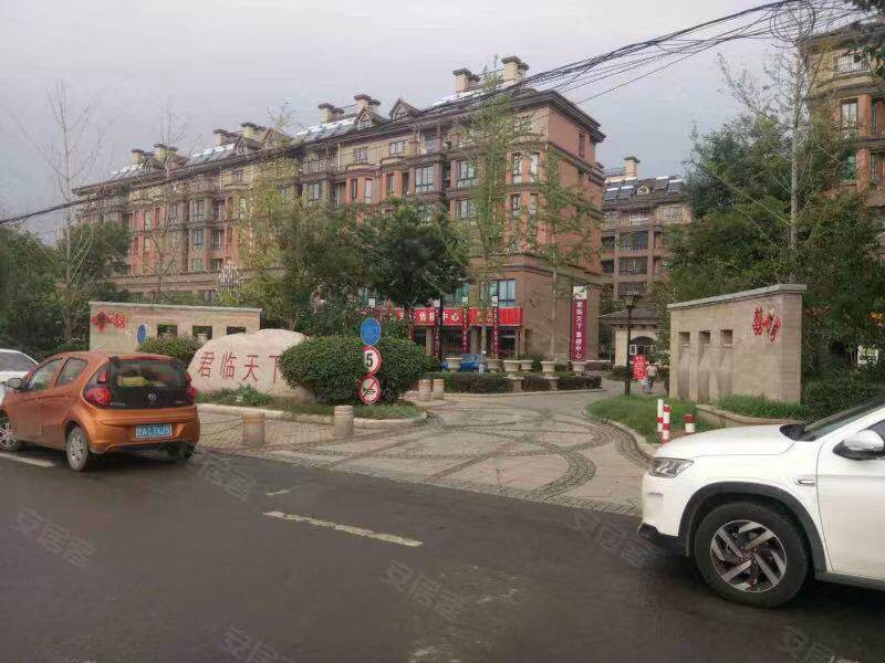 章丘区龙泉路699号君临天下小区16（14）号楼2-701