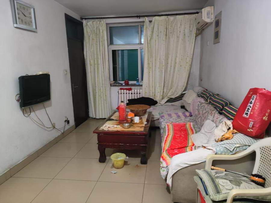 山东省济南市平阴县黄河路南段青年大厦南十单元六层北户（附地下室一间5.01平方）（不动产权证号：20210008277）