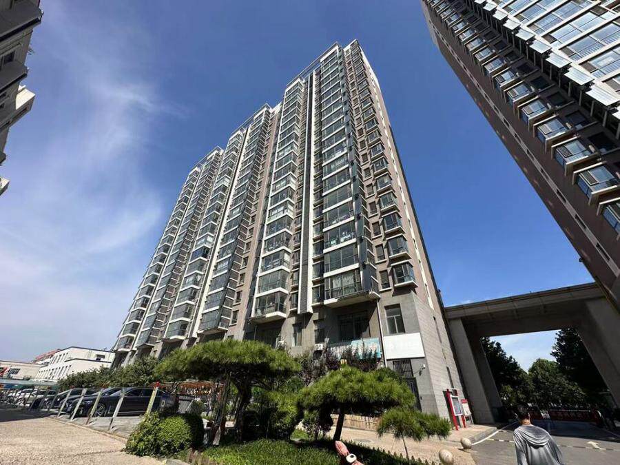 济南市莱芜区文化北路91号安泰首府7幢西1单元702室房产及7幢C49储藏室房地产