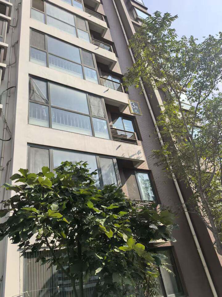 （刑）济南市历下区明湖东路9号保利芙蓉3号楼4-1102号房产及2号楼地下车库2- -111号