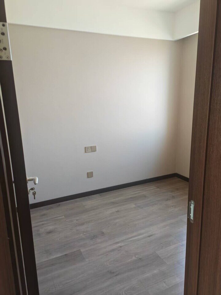 山东省济南市天桥区凤凰山路60号万科繁荣里园1号楼2-302号房产（不动产权证号：济南20240187921）