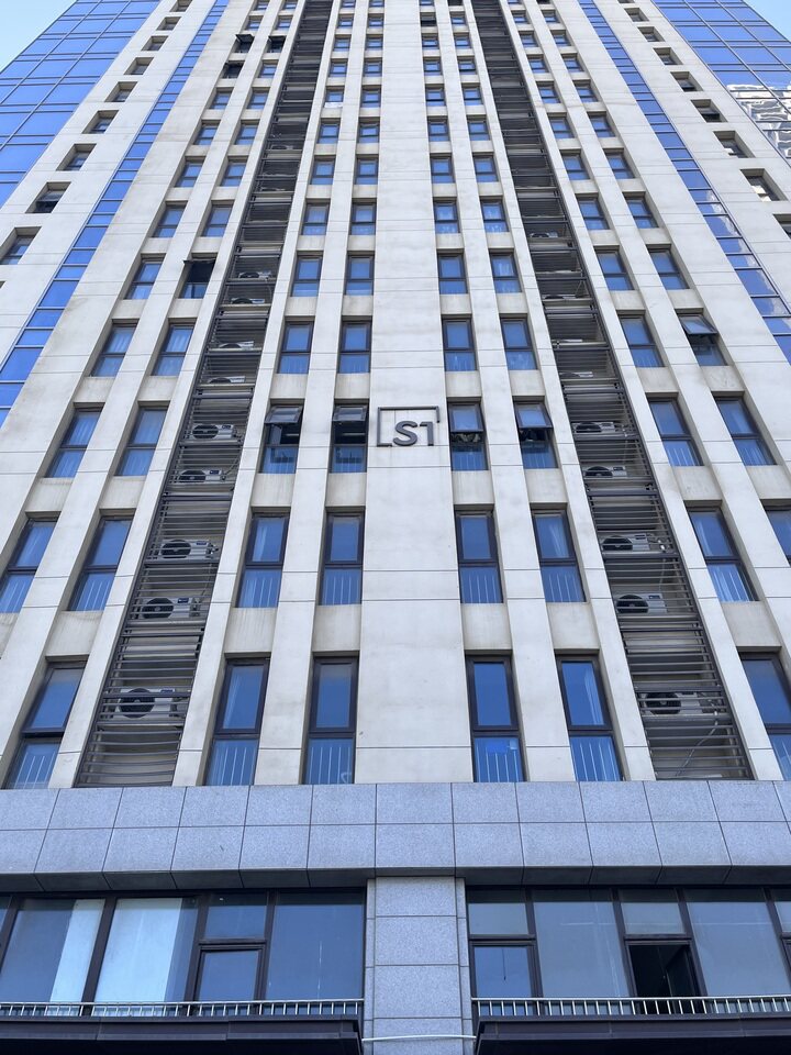 济南市历城区望华南街 6756 号璟樾花园 11 号楼 104（不动产权证号： 济南 20230274197）