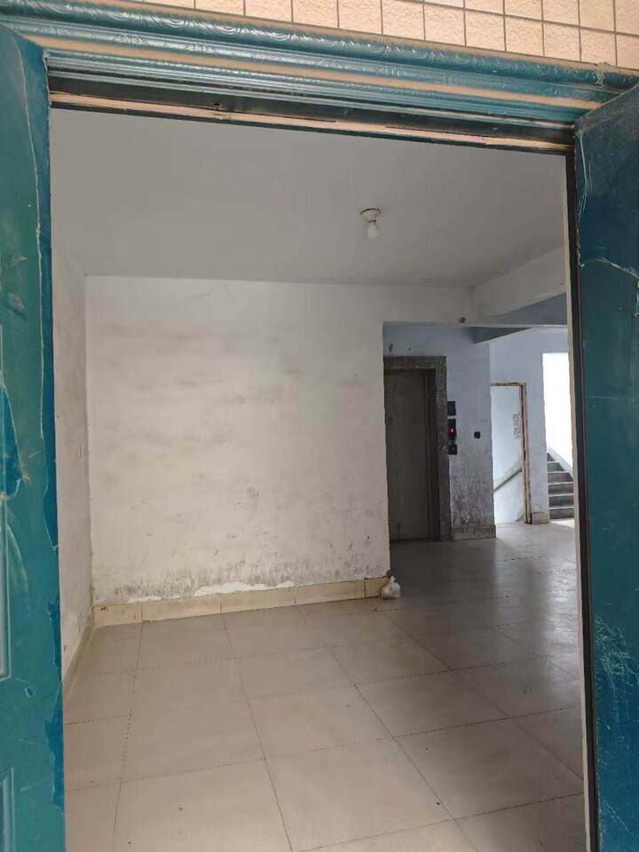 章丘区阳光花园小区东区1号楼402
