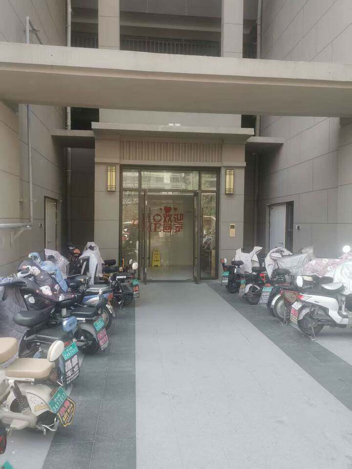 长清区世茂云清府6号楼一单元2602室