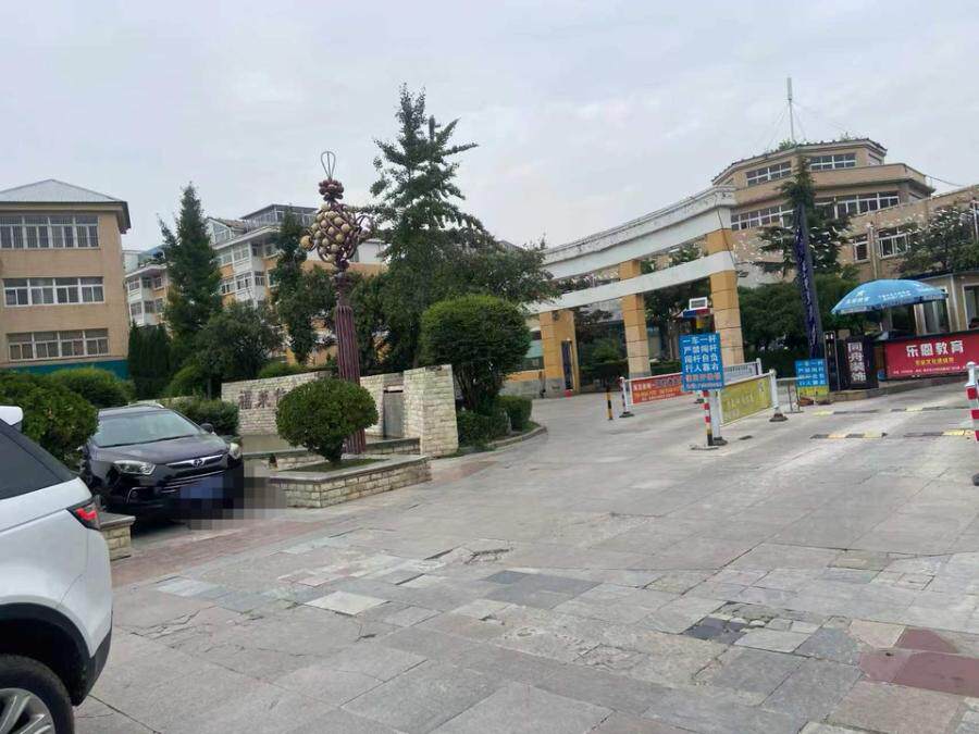 山东省济南市莱芜区福莱佳园15幢东1单元301室及15幢C03房地产