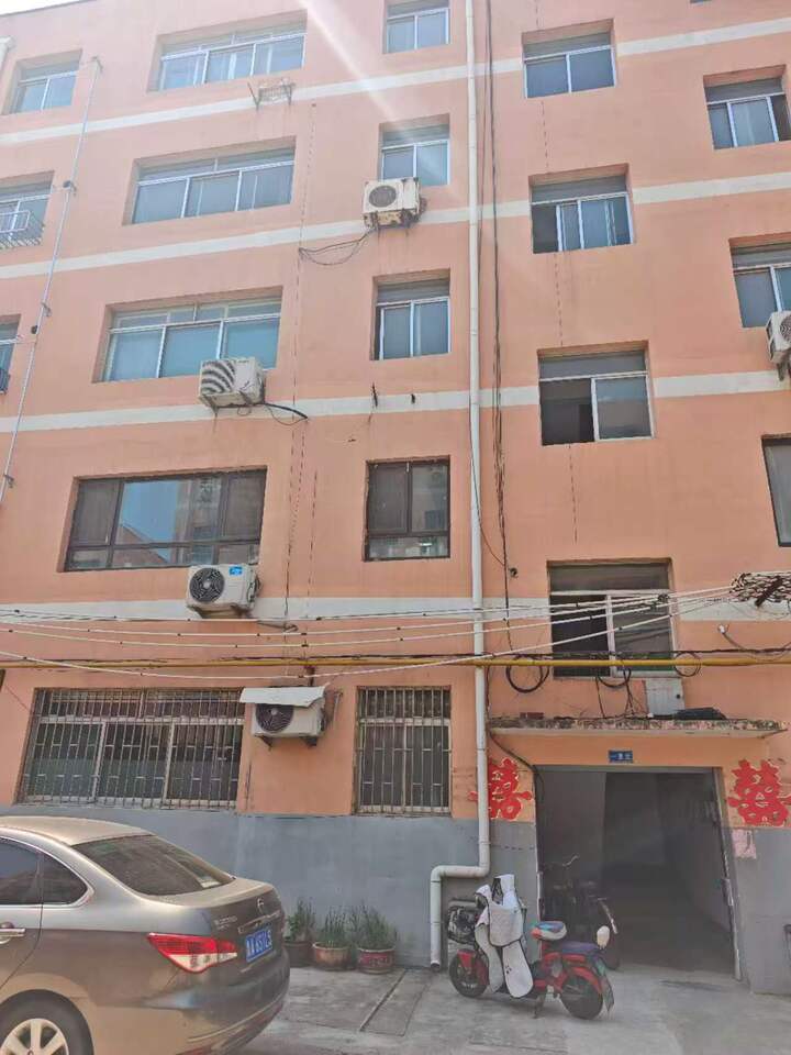 章丘区工业二路东段路南(阳光花园东区1号楼5单元502）及附属