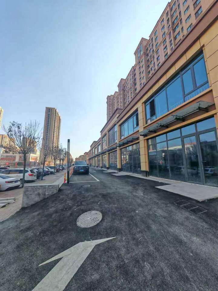 济南市莱芜区文化南路160号华冠园小区北门东侧4号楼前商铺（以北门的高压室为参考向东数第4间 S4号楼104室）房地产