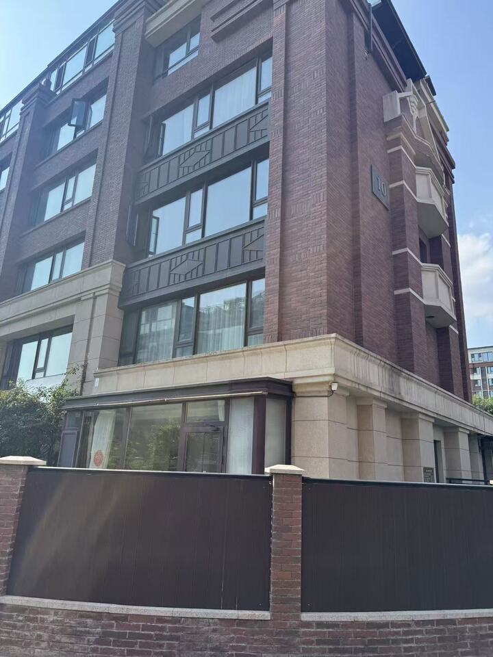 济南市历城区雪山片区韩仓河以东、韩仓大道以南金地越秀凤鸣艺境苑10号楼2-101住宅及10号楼2--101储藏室