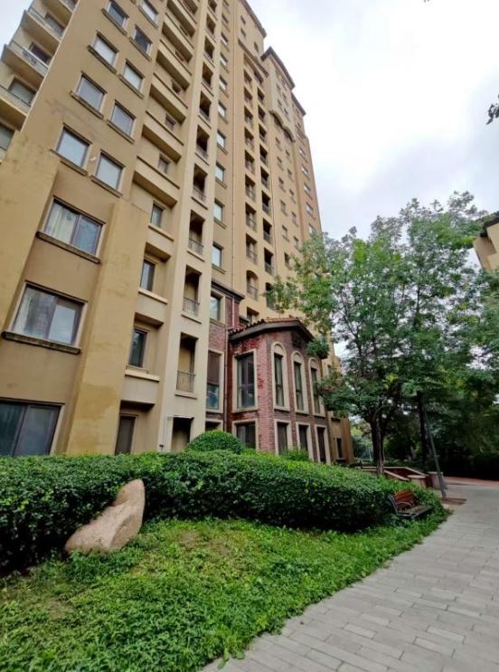 济南市槐荫区经十西路2999号蓝石·大溪地花园东区2号楼1502