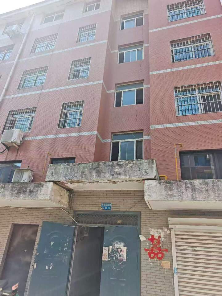 章丘区宏昌小区北区7号楼109及附属的房产