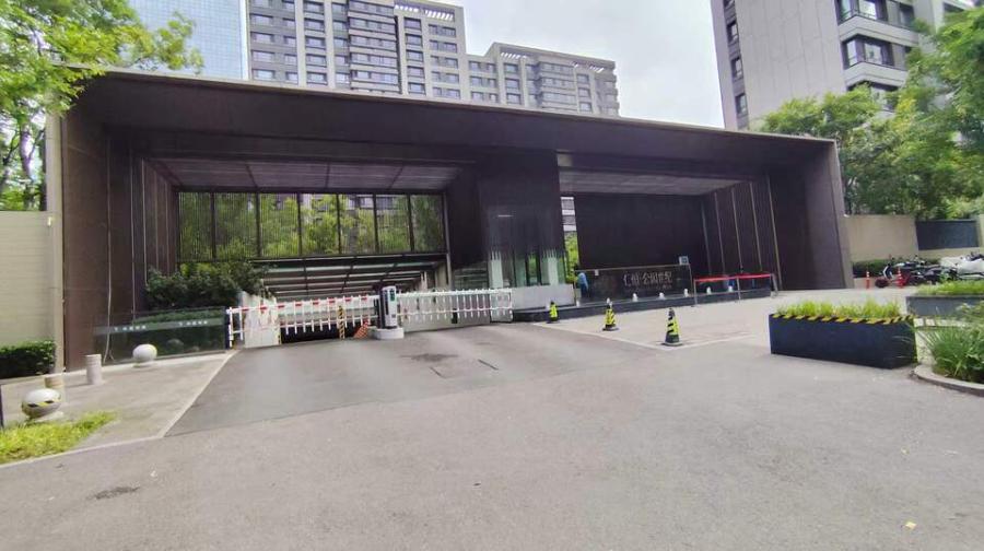 济南市历下区经十路以北、奥体西路以西济南平安中央商务区B-5地块（仁恒世纪花园）项目一期9号楼2-1202住宅房地产