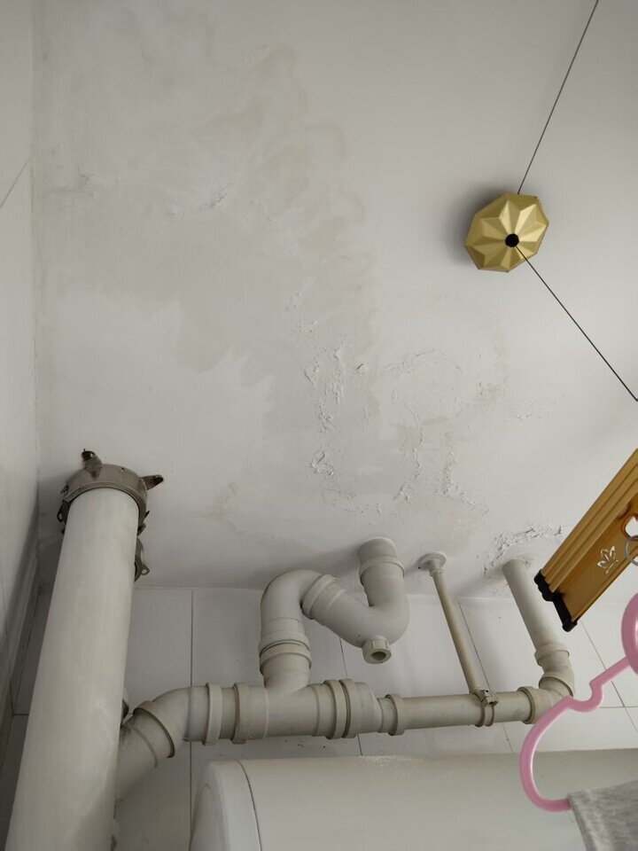 平阴县城锦水嘉苑商住楼西五单元十五层西户（不动产权证号：平阴20260000369）不动产一处（含无证储藏室一处）。