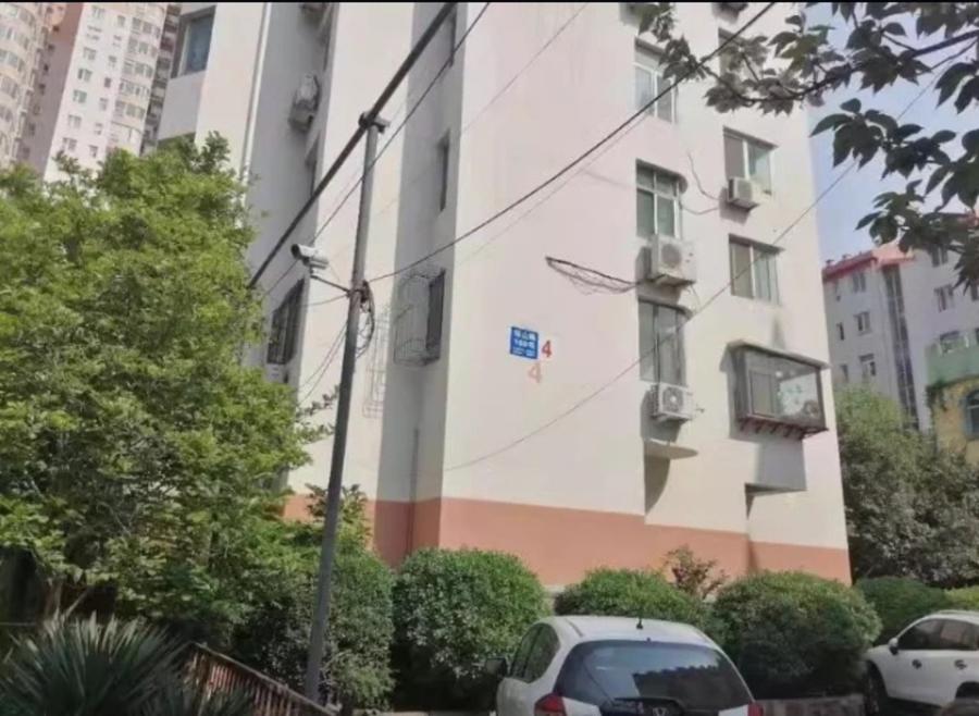 济南市历下区中创开元山庄B2区四号楼402室房产及储藏室一套