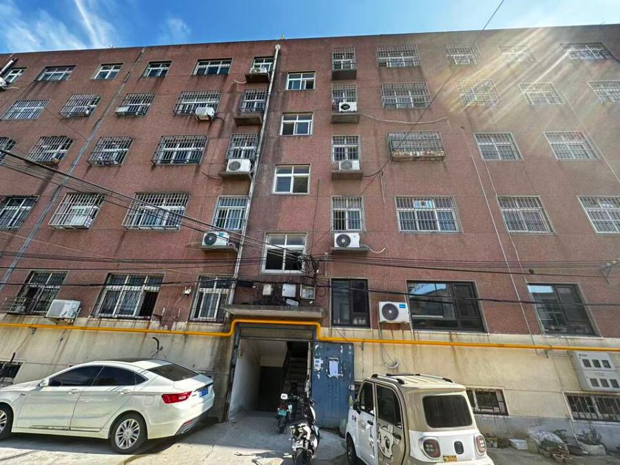 山东省济南市章丘区鲁宏大道南侧房产