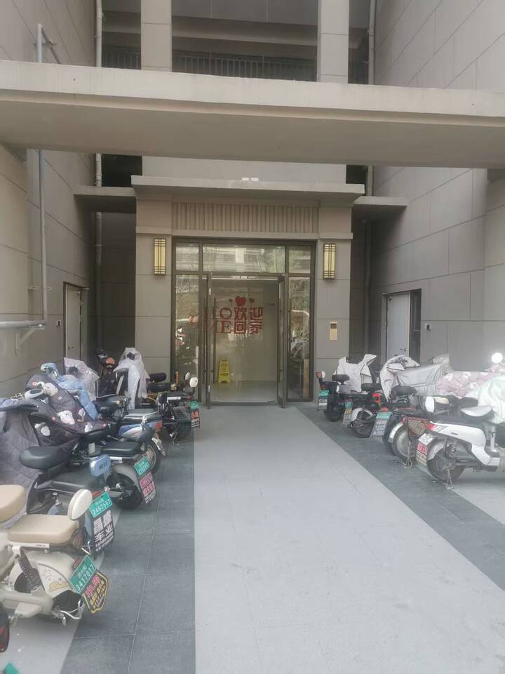 长清区世茂云清府6号楼一单元2602室