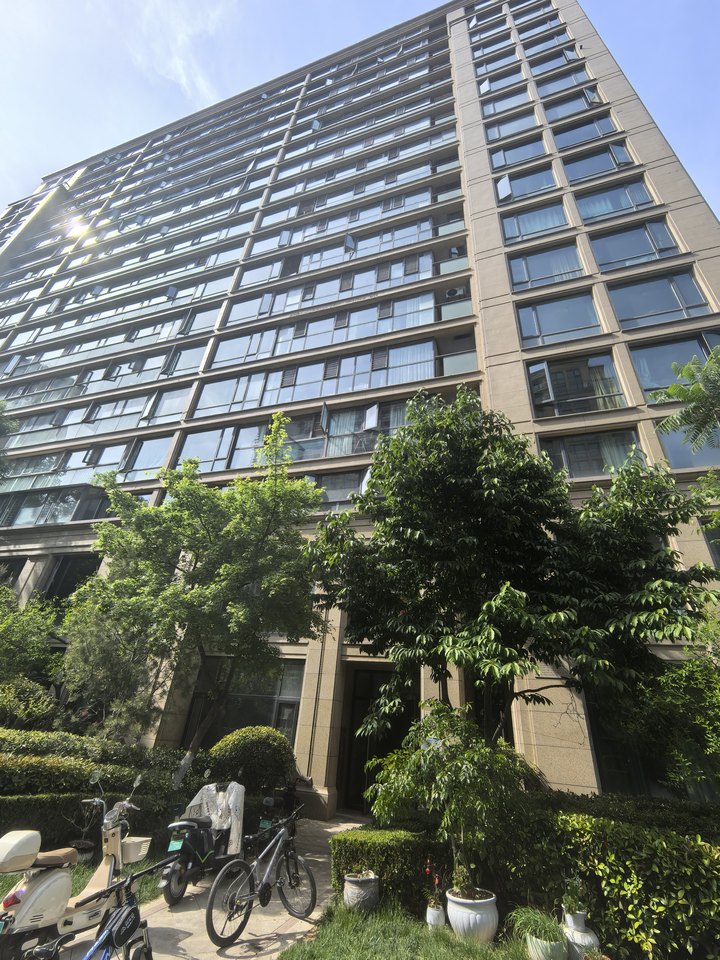 济南市历下区中林路77号百合花园48号楼1-101房产下复式