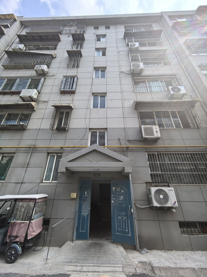 济南市天桥区凤凰山庄3号楼1-602 住宅及地下室