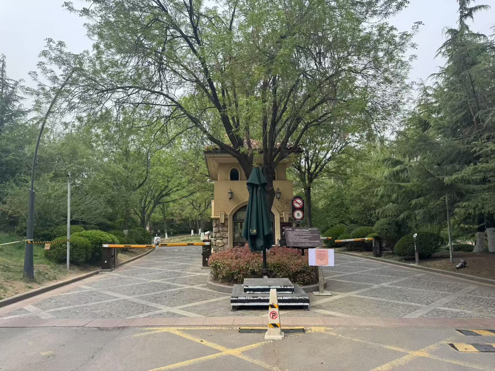 槐荫区经十西路2999号蓝石·大溪地花园东区6号楼902