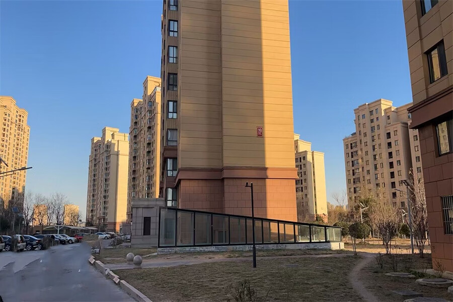 山东省济南市莱芜区鹿鸣北路666号汉和浦江水岸园19号楼1-101号房屋