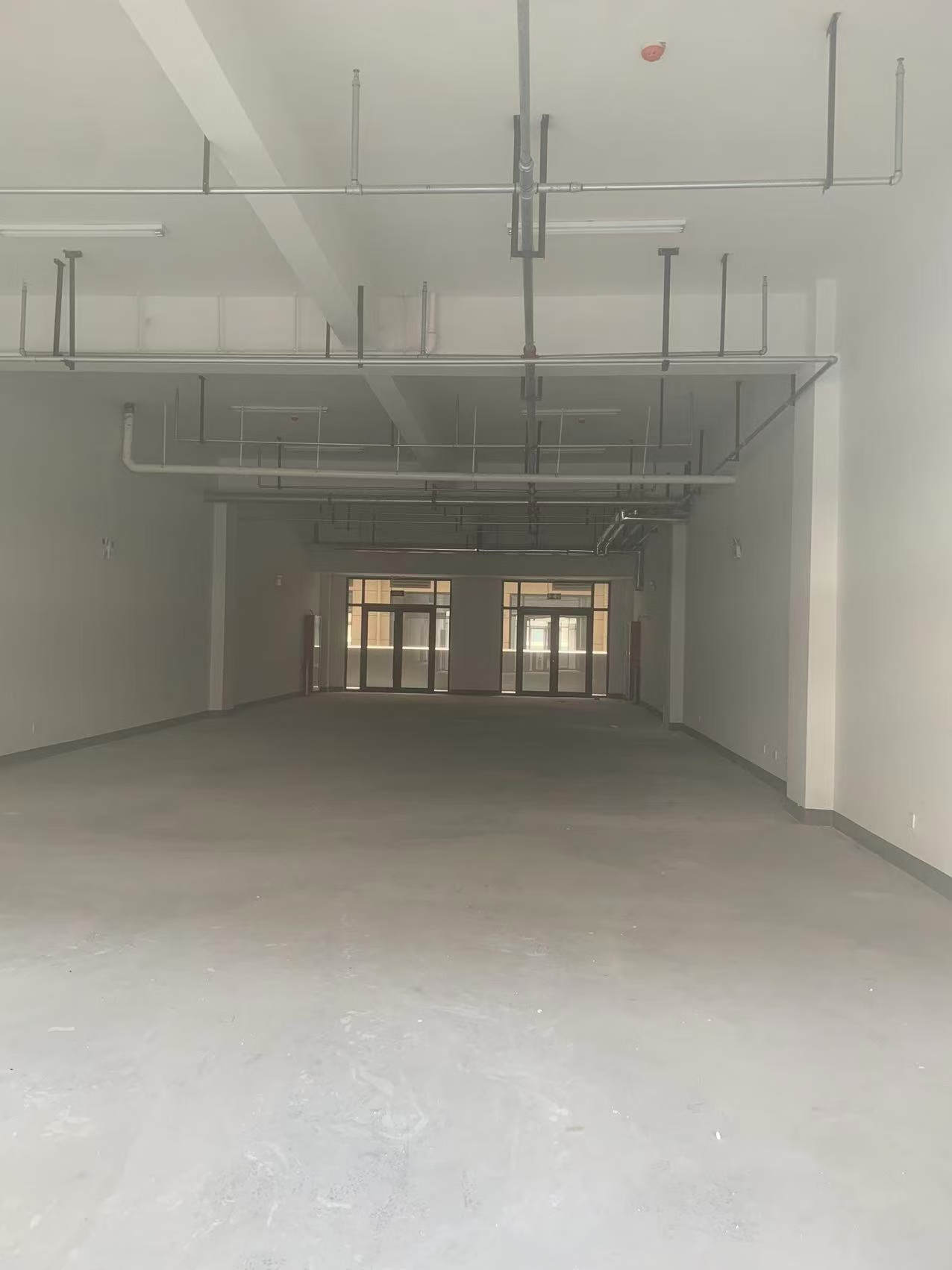 山东省济南市章丘区山东龙山雨润农贸市场5号综合交易区商铺207室