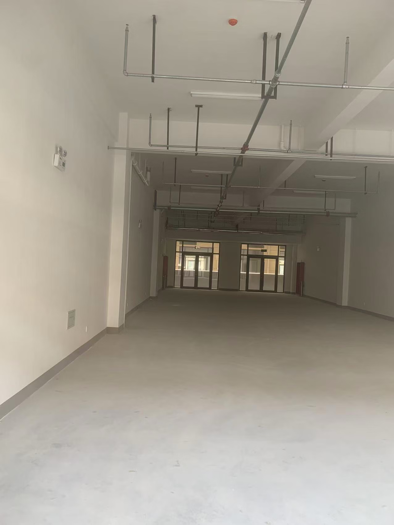 山东省济南市章丘区山东龙山雨润农贸市场5号综合交易区商铺258室