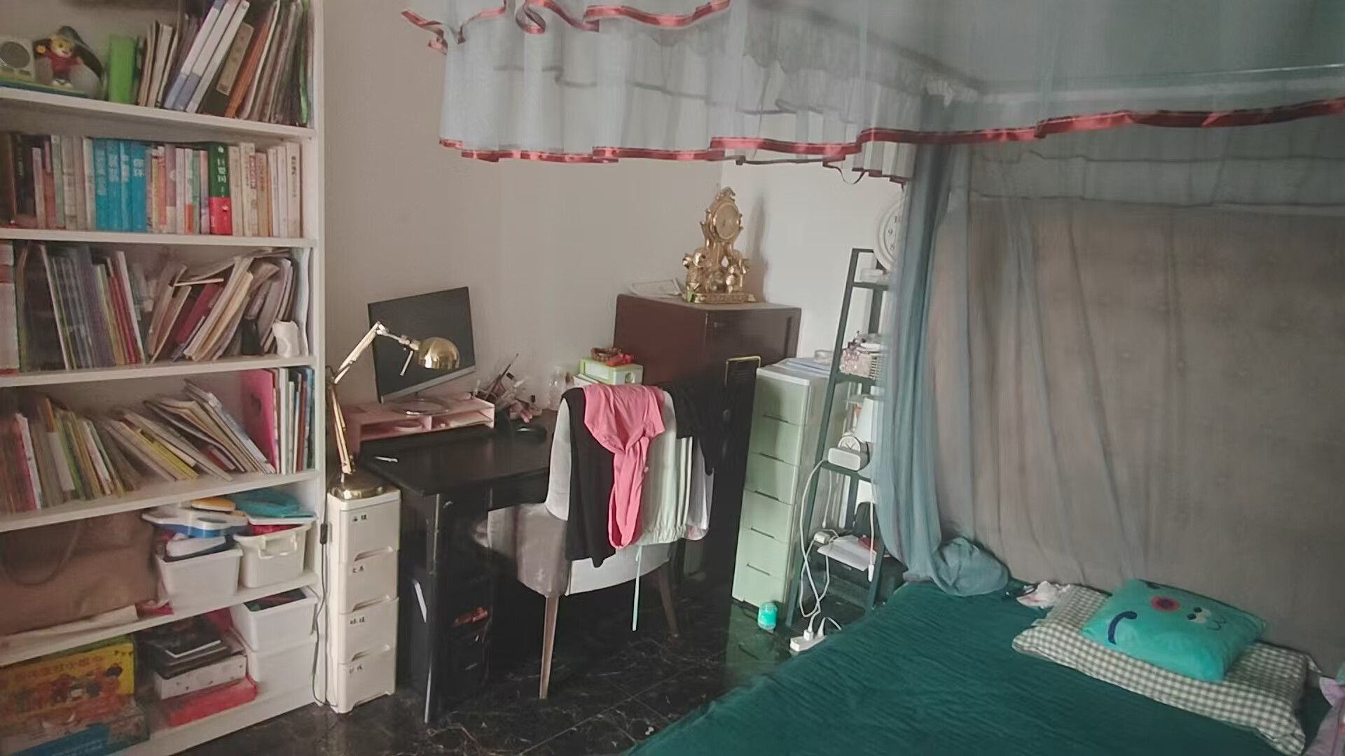 山东省济南市槐荫区经十西路2999号蓝石·大溪地花园东区10号楼1802房产及一期车库北区-161车位