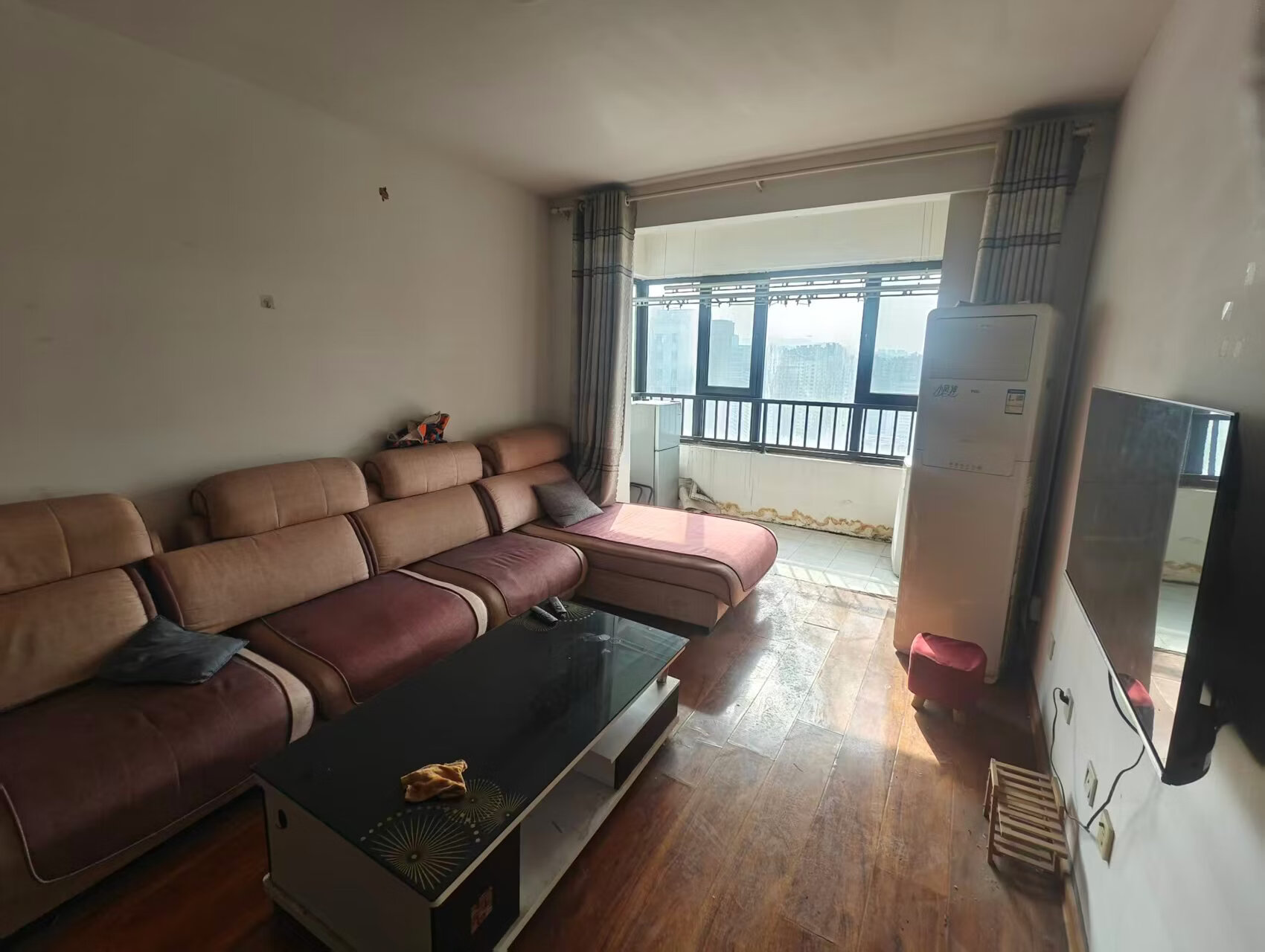 山东省济南市槐荫区保利中心三区3号楼1-3302