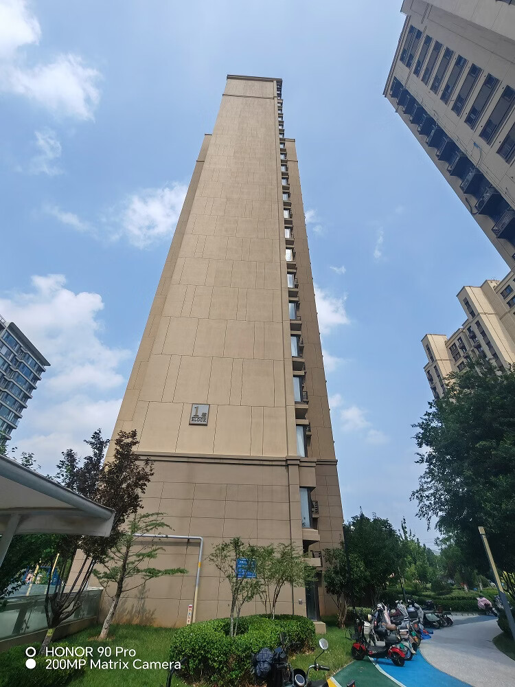 山东省济南市历城区神武街177号龙湖龙誉城1号楼2-803号房产（网签不动产权证号：济南20210310394）