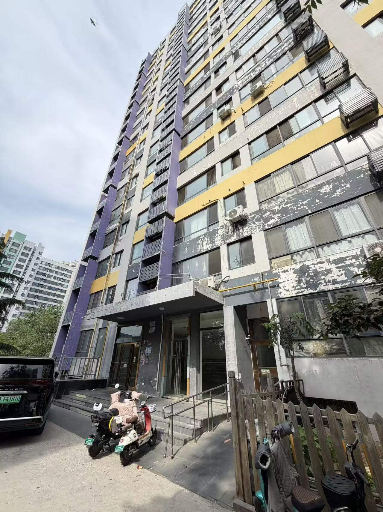 济南市槐荫区阳光新路21号阳光100国际新城13号楼1-1502房产（证号：济南20220253111）。
