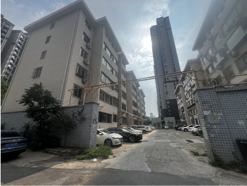 济南市槐荫区张庄路363号龙腾国际花园15号楼1-601及15号楼1--103储藏室