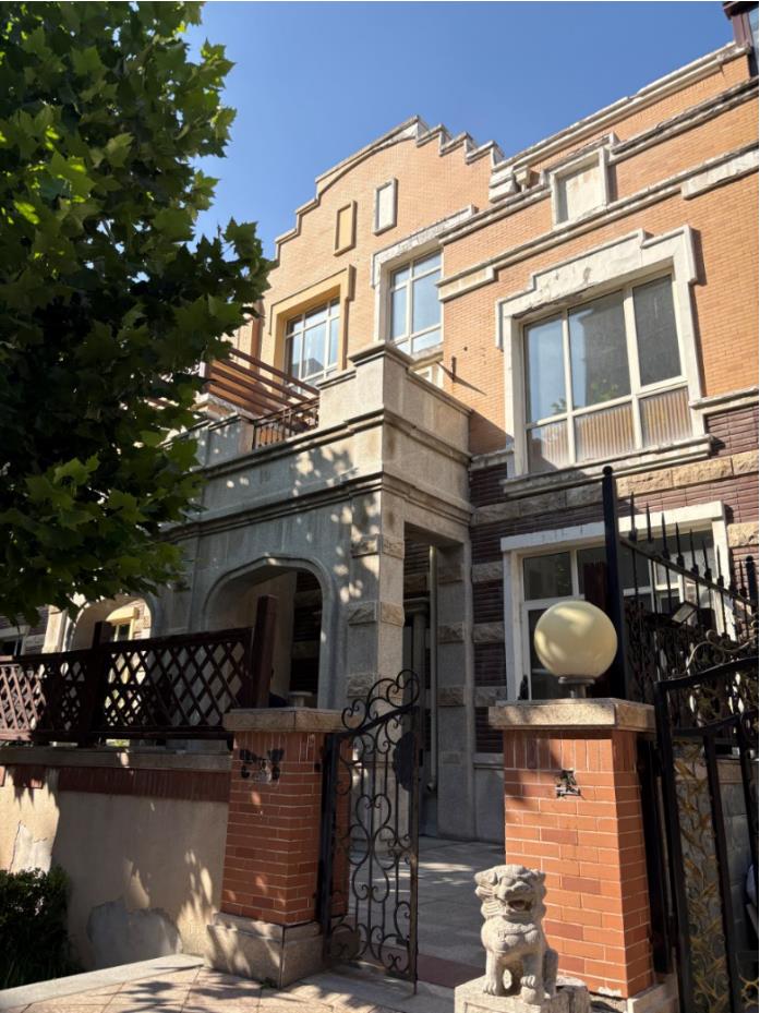 济南市高新区龙奥北路1118号56号楼104号房地产一套