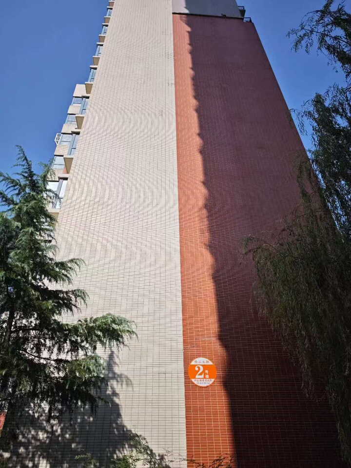 济南市章丘区重汽·翡翠东郡2号楼304（圣14002555）房产一处